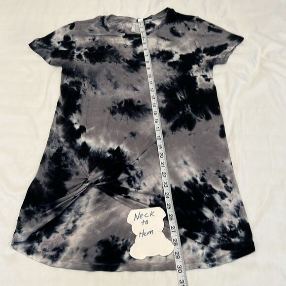 Time & Tru size small short sleeve black and grey tie dye knot front tunic EUC - Picture 7 of 10